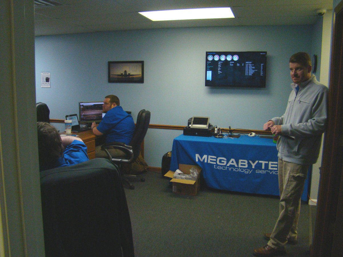 megabytesone's tweet image. We&apos;re up and at it bright and early! #SimplifyTech #SouthernIllinois #MorningMeeting #NeedCoffee
