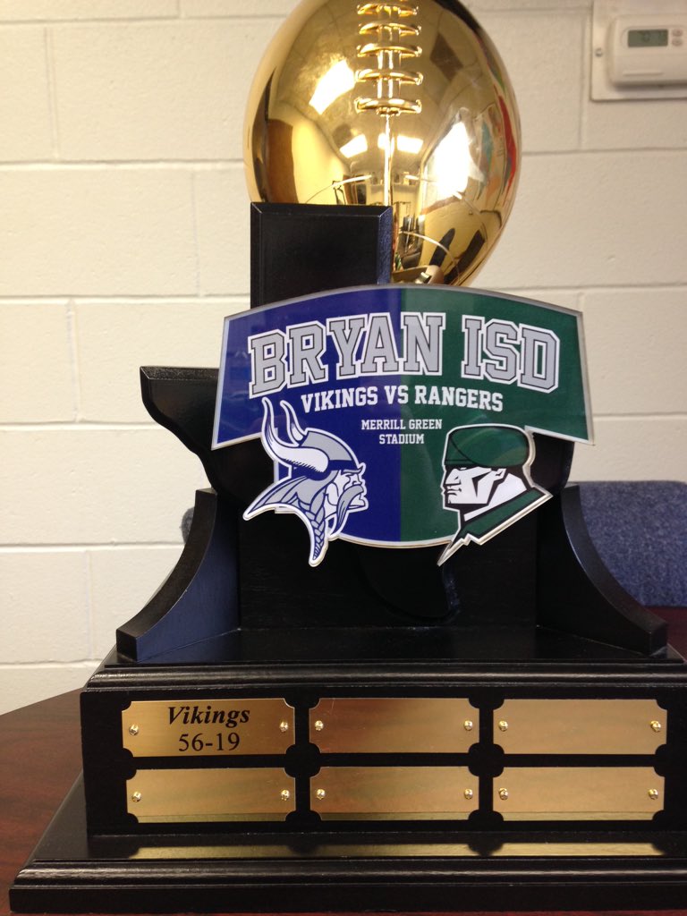 BryanISDSports's tweet photo. Year 2 of Battle on the Green. Winner claims the trophy for a year.@CoachWCompton @BHSVikingFootba @Wallis_BeTheONE https://t.co/MT4F832IHx