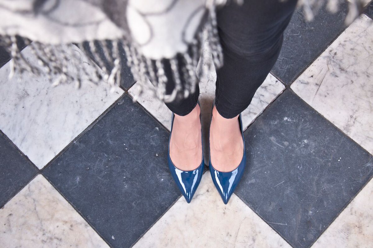 Tuesday mood 
#gml #kkstudiolondon #shoemadness #shoefie #shoeloveistruelove #blueisthewarmestcolor #tuesdaycrush