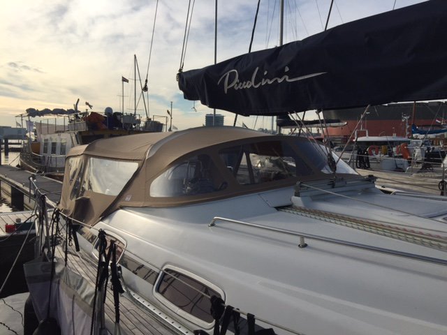ZeilmakerijGrou's tweet photo. Voor @DZeilmakerij  kap op een Bavaria 42 geleverd .Kap is gemaakt van #Sunbrella @VyvaFabrics https://t.co/7dneZrmLn7