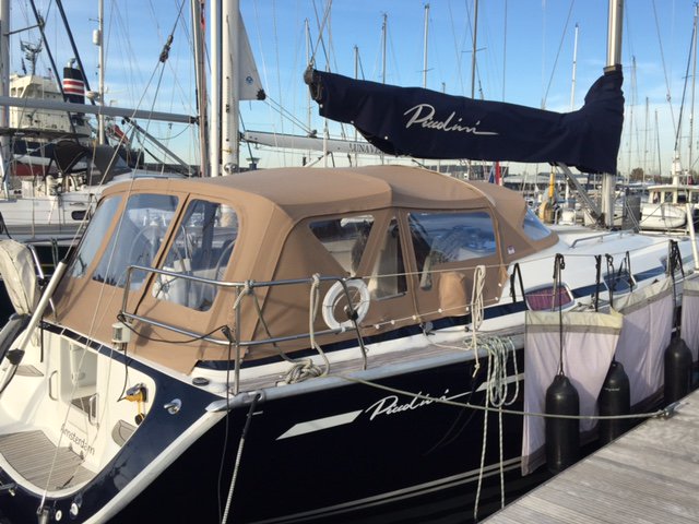 ZeilmakerijGrou's tweet photo. Voor @DZeilmakerij  kap op een Bavaria 42 geleverd .Kap is gemaakt van #Sunbrella @VyvaFabrics https://t.co/7dneZrmLn7