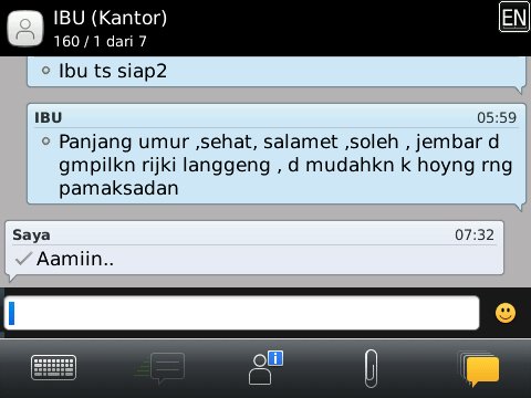 RahmaHalimaa's tweet photo. Terima kasih bubu yg telah melahirkanku hingga saat ini usiaku 22 thn, love u :* https://t.co/WocmbPyIB3