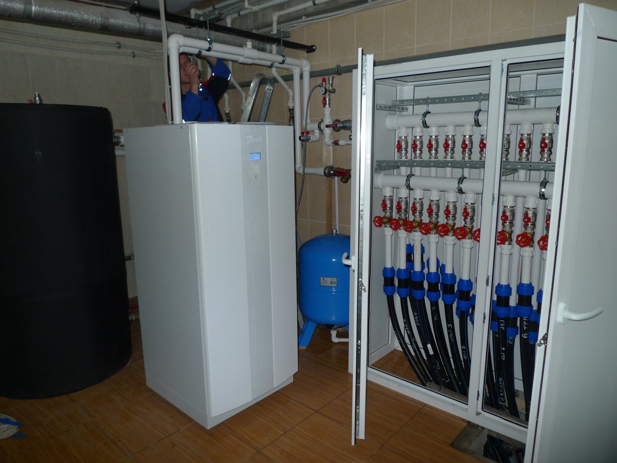 Crystall_group's tweet photo. Запуск теплового насоса Danfoss в д. Кузнецово прошел успешно! Новый уровень комфорта взамен угольному котлу! https://t.co/UrdUqm7H4d
