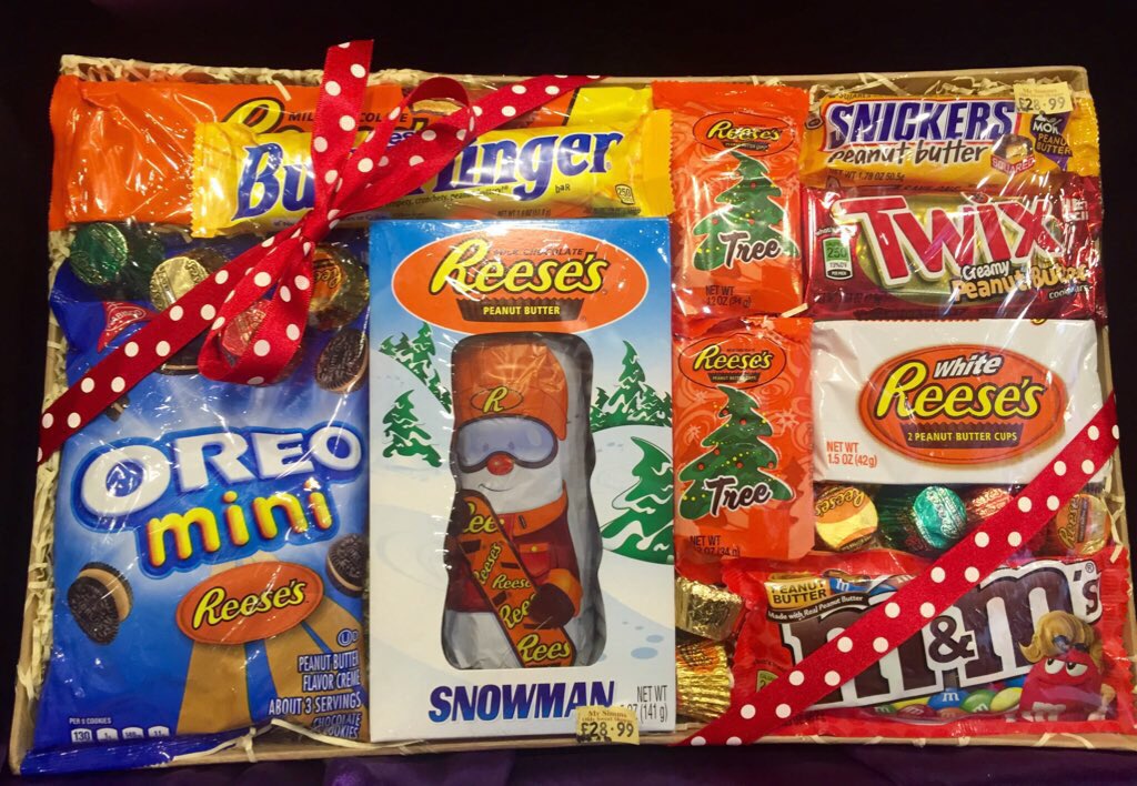 mrsimmssth's tweet photo. Get your Christmas hampers and jars ordered now! Beat the Christmas rush 😍👌🏽🍫🇺🇸🍬 https://t.co/oOpw7e4o2L