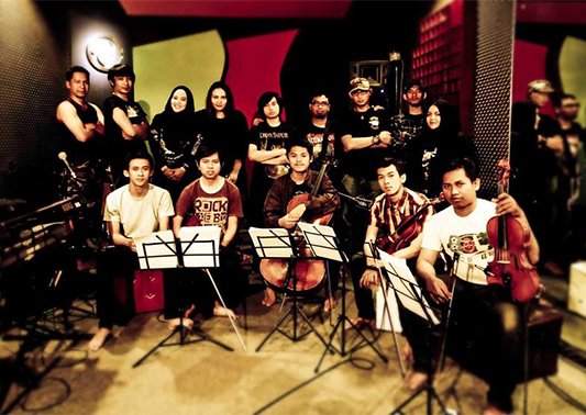 Rayakan Usia 20 Tahun, @Restless_Gothic Siapkan Album 'Gothchestra' I Link rioticrecords.com/news/rayakan-u…