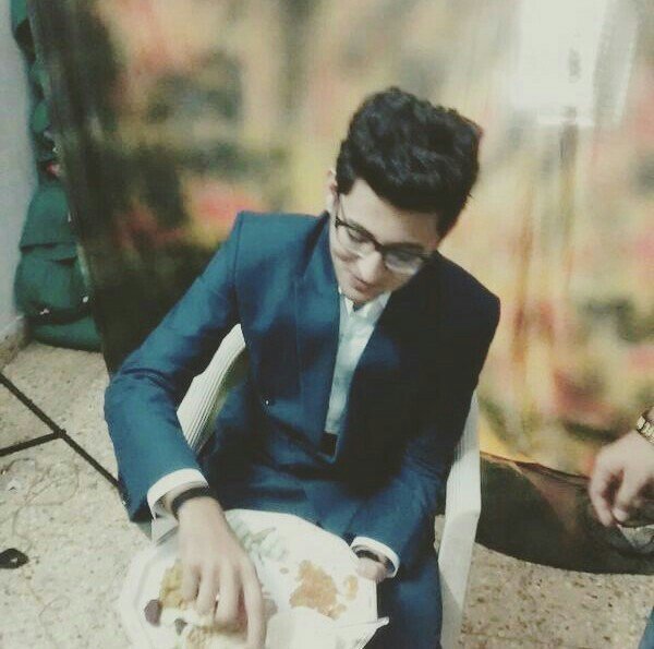 pradnya15583750's tweet photo. @DarshanRavalDz
Owwww Hvng lunch!!!! #SpreadLove
#HTYKH..
#Loveualot..
#OnlineAfterManyDays
#Mssngualot..
#SrryFrnds https://t.co/0pVH6nUqYd