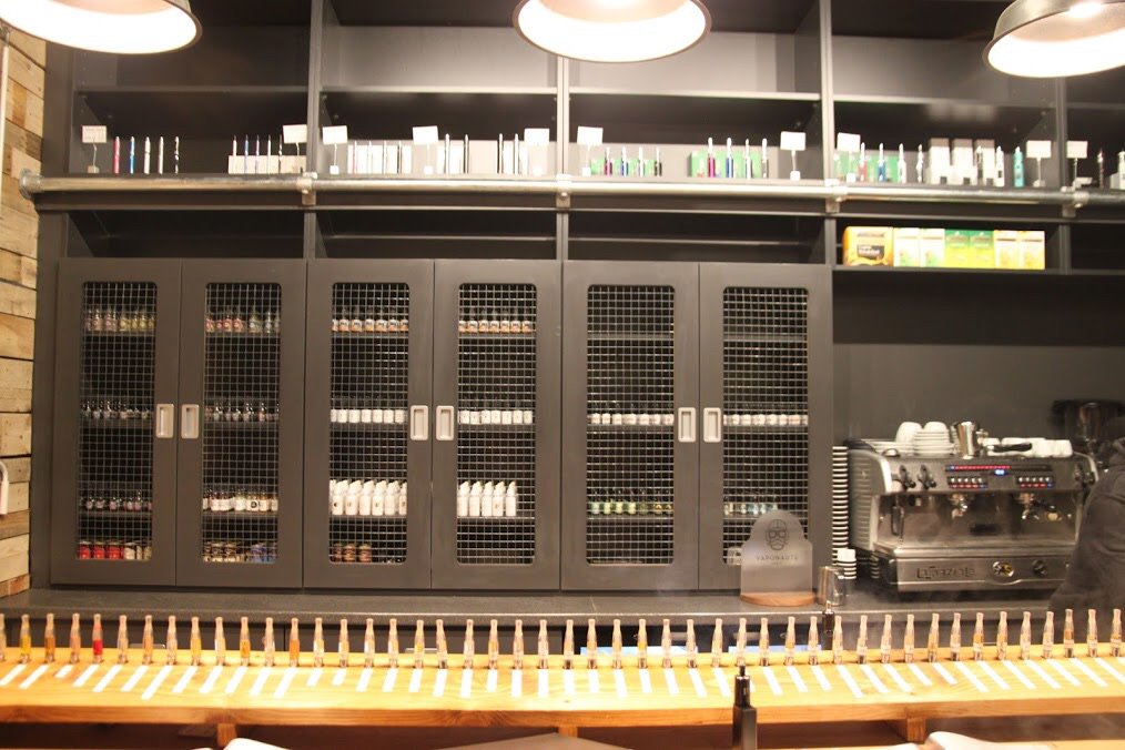 randell173's tweet photo. @houseofvapesldn love the new #claphamjunction store. Pleased to have acted for you on the aquisition #TenantRep https://t.co/1rtafVJfNz