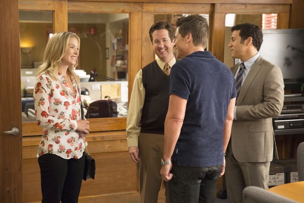WHSVInsider's tweet photo. @TheGrinderFOX is back with guest star Christina Applegate! Tonight at 8:30 on The Valley's FOX. https://t.co/Yg2eXRRpvf