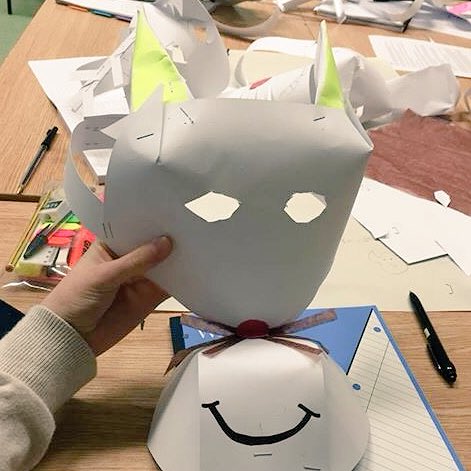 Lucy_Hall12's tweet photo. Making 3D masks in design and technology to tell the story of Sampo Lappellil 🎭 #ysjprimed @schoolhousegall https://t.co/SXUVmyXfjK