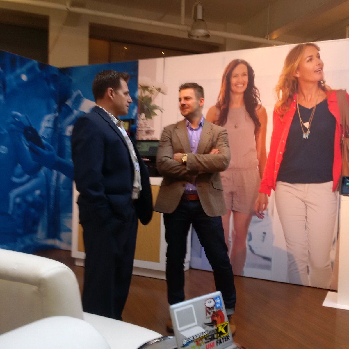 Tenet_com's tweet photo. #HPBusinessNow amazing Tech zones set up to talk to the HP experts !! https://t.co/Vo1Qm0Lozo