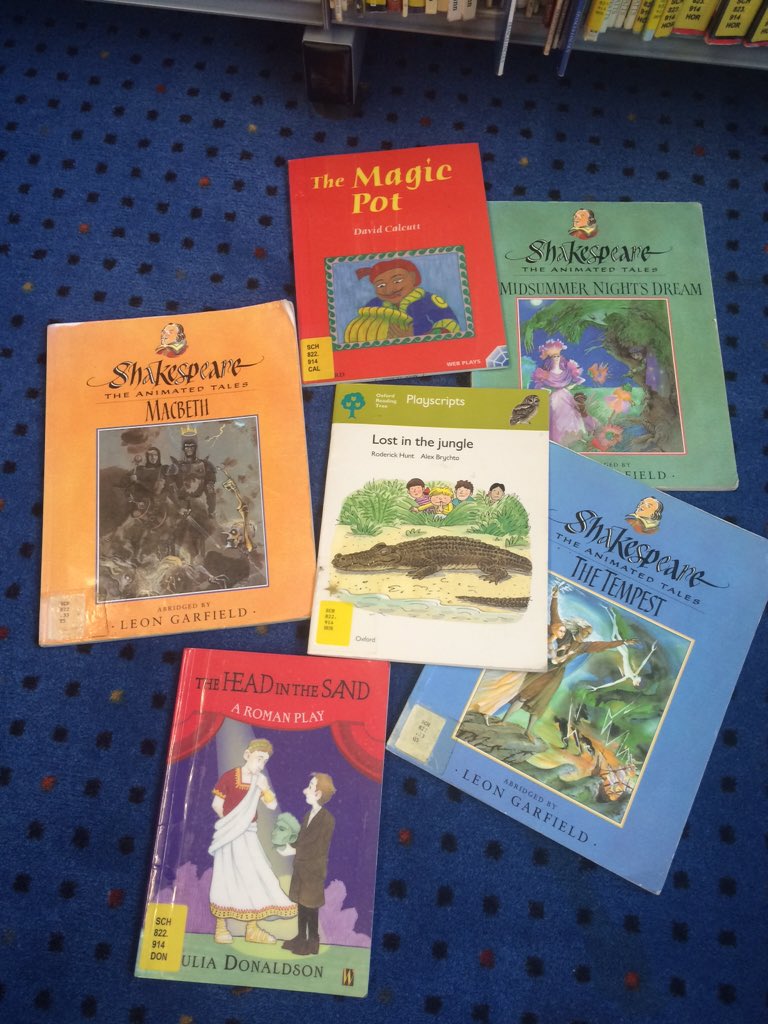 DrinkallJ's tweet photo. Another English book circle today. Focusing on play scripts for primary level. #ysjenglish #ysjprimed https://t.co/xcFy5ZjdRz