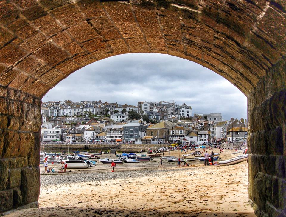 ILoveCornwallUK's tweet photo. Here's our 2015 #CornwallPhotoComp WINNER...Charmaine Mitchell with her fabulous photo of #StIves https://t.co/fmLzjran4Q