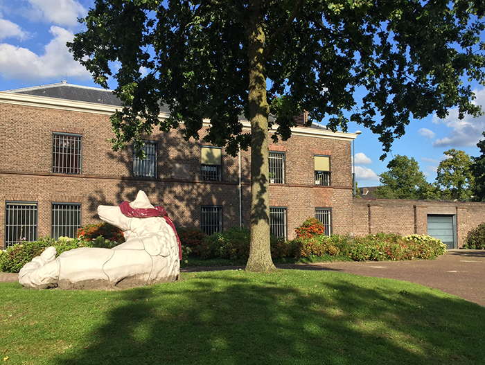 by_nicole_fleur's tweet photo. Ons nieuwe kantoor in de voormalige gevangenis aan het Wolvenplein in Utrecht. #devrijewolf https://t.co/wrpmgfrPRW