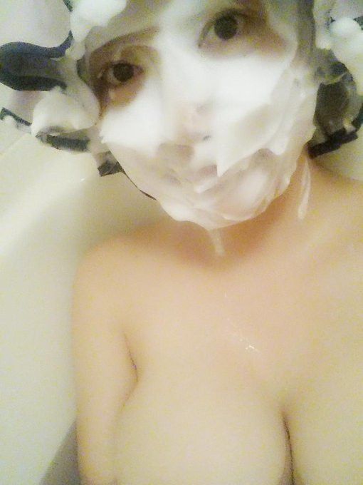 モコモコの弾力のある泡を浸透させてる*｡٩(ˊvˋ*)و✧*｡ https://t.co/3ZWwFphDa7