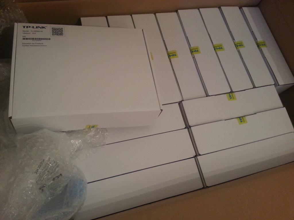 Freifunk_Harz's tweet photo. Soeben sind die Router für die Geflüchtetenunterkünfte im Harz angekommen, danke an den Förderverein und @TPLINKDE https://t.co/kvUWhaRUPZ