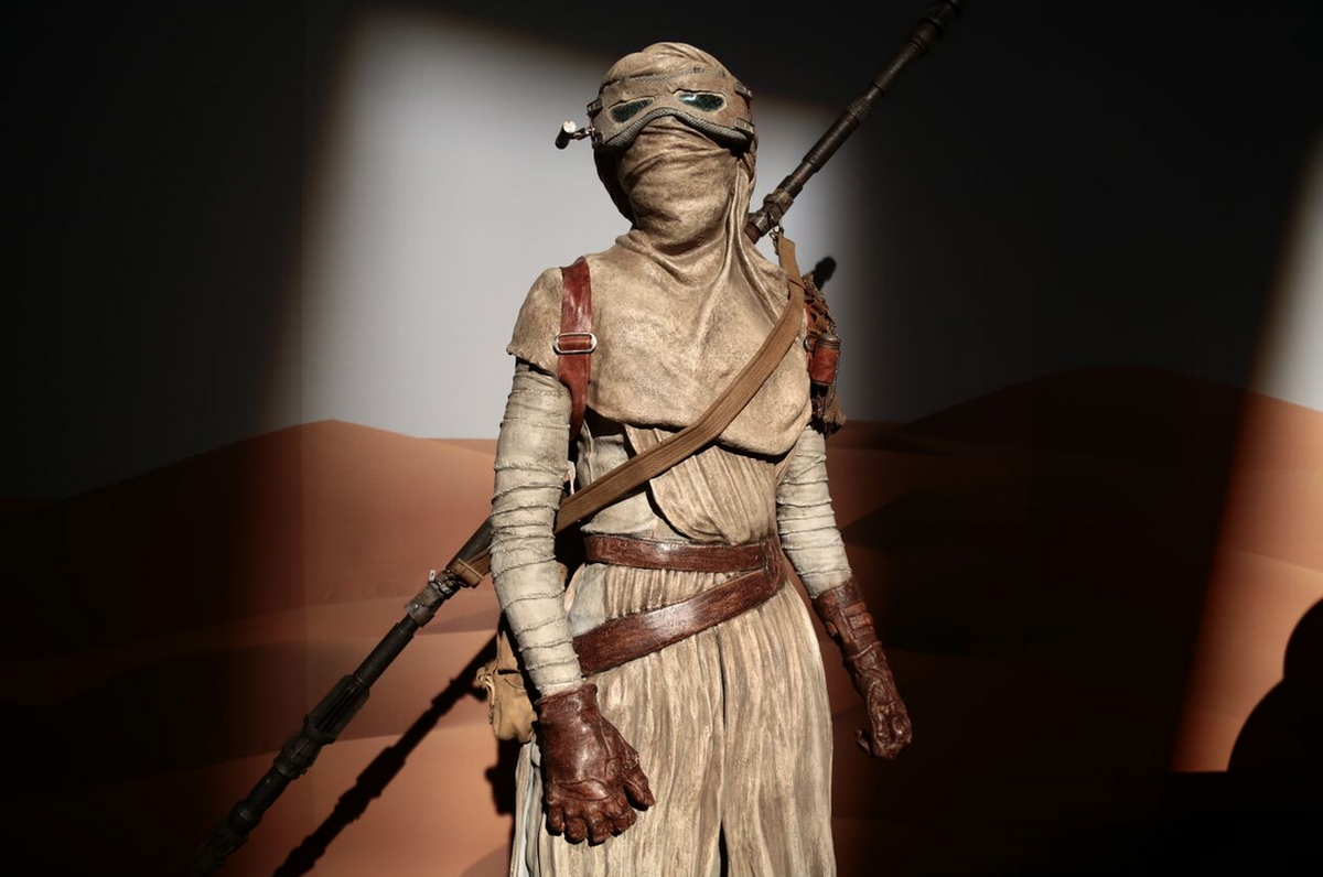 StarWarsUK's tweet photo. Get a close-up look at some of the key characters from #TheForceAwakens, as seen at Lucca comic convention https://t.co/Kvn58XULEz