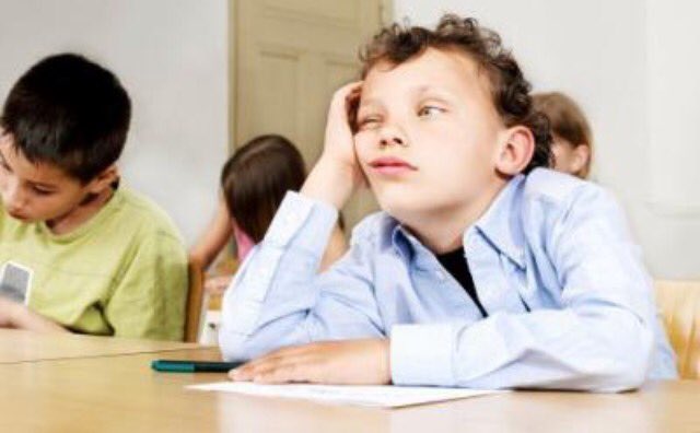 nono_hirschmann's tweet photo. Moi en cours de maths https://t.co/znPgMdUfwL