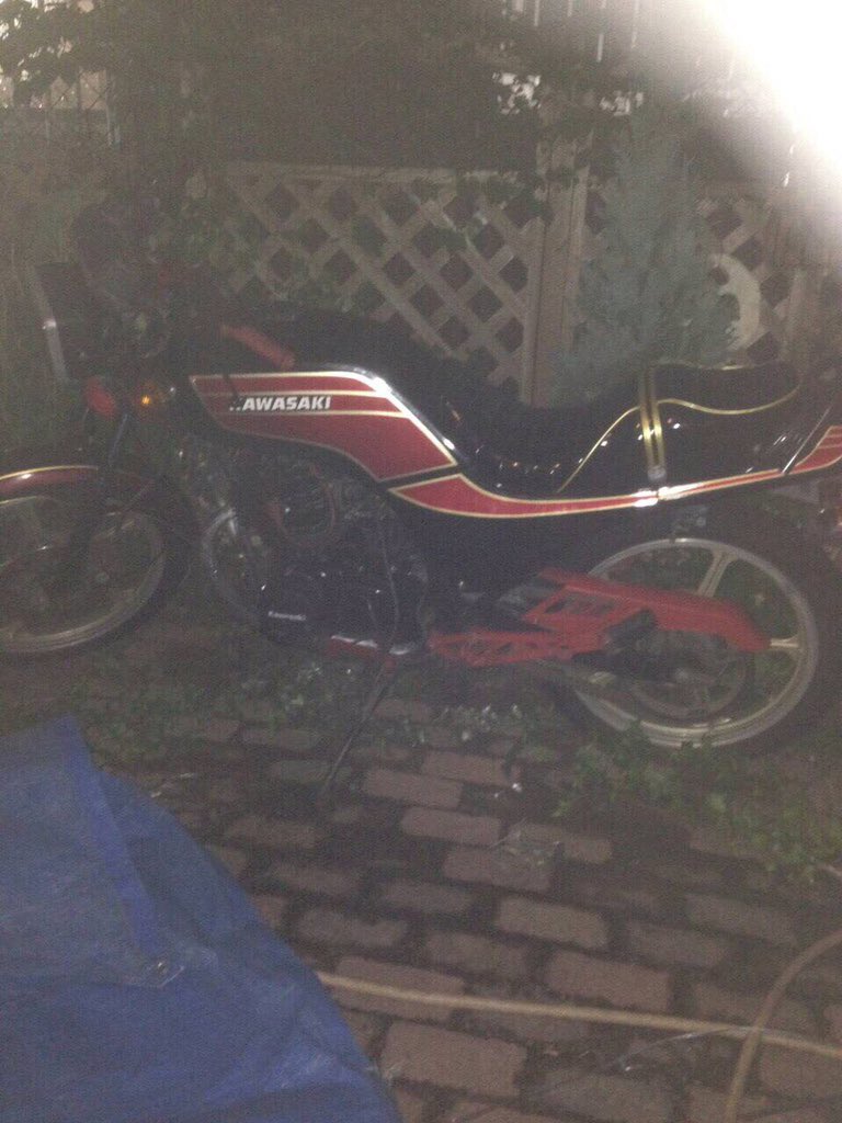 kanpei1020's tweet photo. @ryohei102059: GPZ250売ります！
一括14不具合はバッテリー交換とキャブオーバーホールです！
気になる方は連絡お願いします！ https://t.co/TRwbeG4sWU