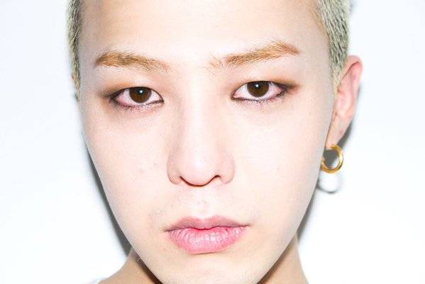 bochayabn's tweet photo. ▶โอ๊ยย.. อ่อยจัง ขาว

BB | photo G-Dragon weibo' update
GD at Terry Richardson's studio in 2012
#GFRAGON
CR : weibo https://t.co/1GQfGtlWtk