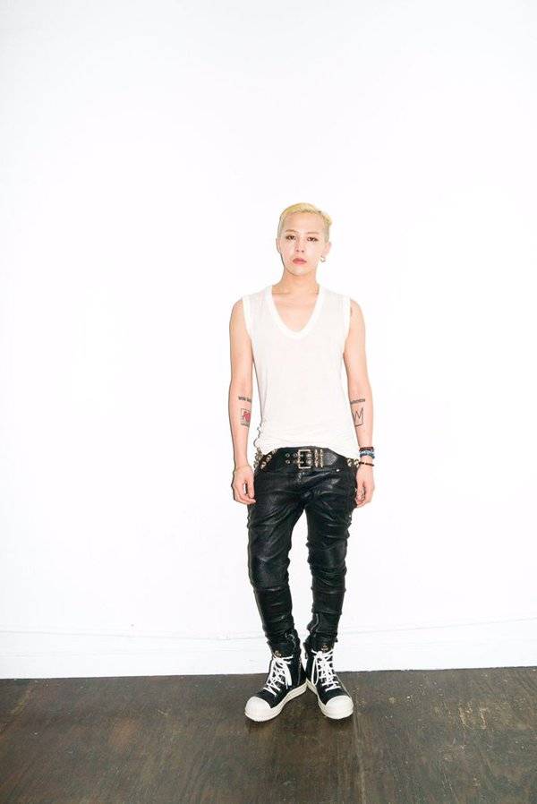bochayabn's tweet photo. ▶โอ๊ยย.. อ่อยจัง ขาว

BB | photo G-Dragon weibo' update
GD at Terry Richardson's studio in 2012
#GFRAGON
CR : weibo https://t.co/1GQfGtlWtk