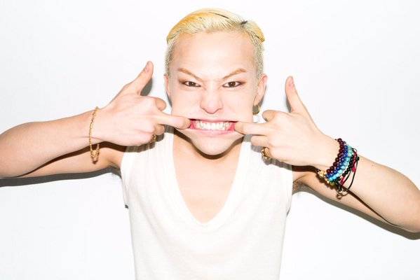 bochayabn's tweet photo. ▶กินได้ไหม?

BB | photo G-Dragon weibo' update
GD at Terry Richardson's studio in 2012
#GFRAGON
CR : weibo https://t.co/qLzXhoXSLc