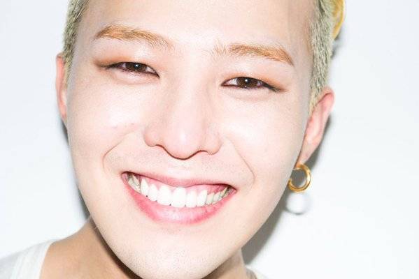 bochayabn's tweet photo. ▶กินได้ไหม?

BB | photo G-Dragon weibo' update
GD at Terry Richardson's studio in 2012
#GFRAGON
CR : weibo https://t.co/qLzXhoXSLc