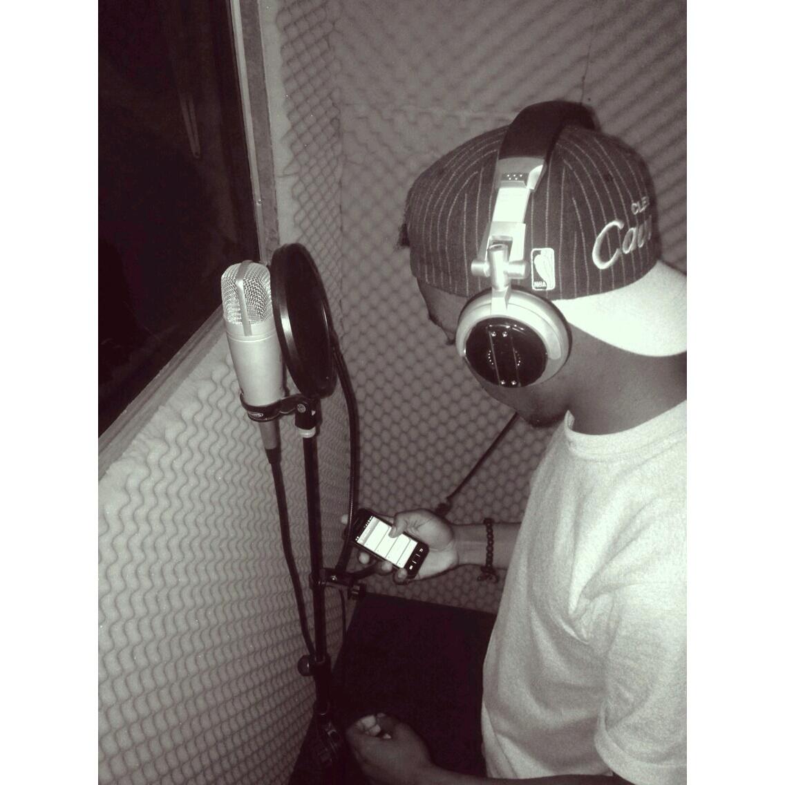 deezy43x's tweet photo. At work with @JoelXlinch #cr3am https://t.co/p1SJRc1JGk