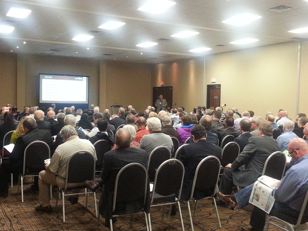FahadFDS's tweet photo. @FDSPrez presentation on #realestate & #SyndicatedMortgage @FDSBroker @ZafarFDS @tonypopli @Jawad_Rathore #IFB2015 https://t.co/z2q5Vlcdim
