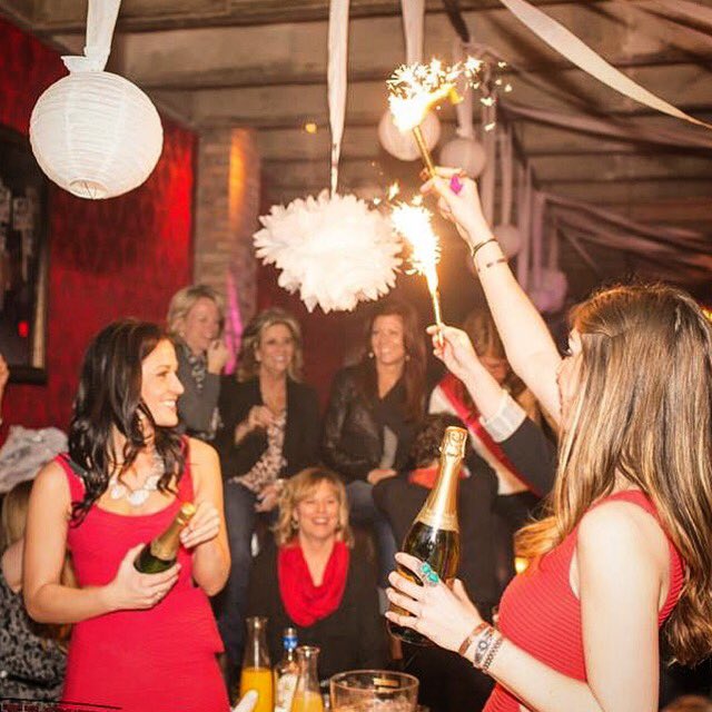 PHPartyBus's tweet photo. Book 4 hours on Friday or Saturday night, get a bottle in #VIP at @pourhousempls! 651-600-5466 #phpartybus https://t.co/MZH4A29P7g