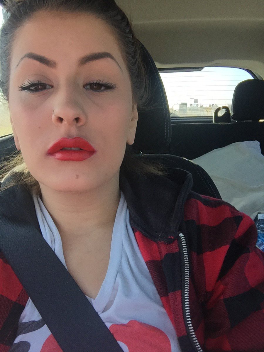 fatassash's tweet photo. Random road trip at 2 am to another state got me having them sleepy stoned eyes all day. https://t.co/SY5jyu6Mv0