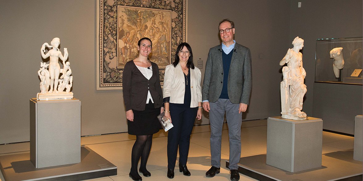 CaixaForum's tweet photo. En la presentación de #MujeresdeRoma... ¡todo a punto para abrir puertas mañana en #CaixaForumMAD! https://t.co/97GWlFEUDZ