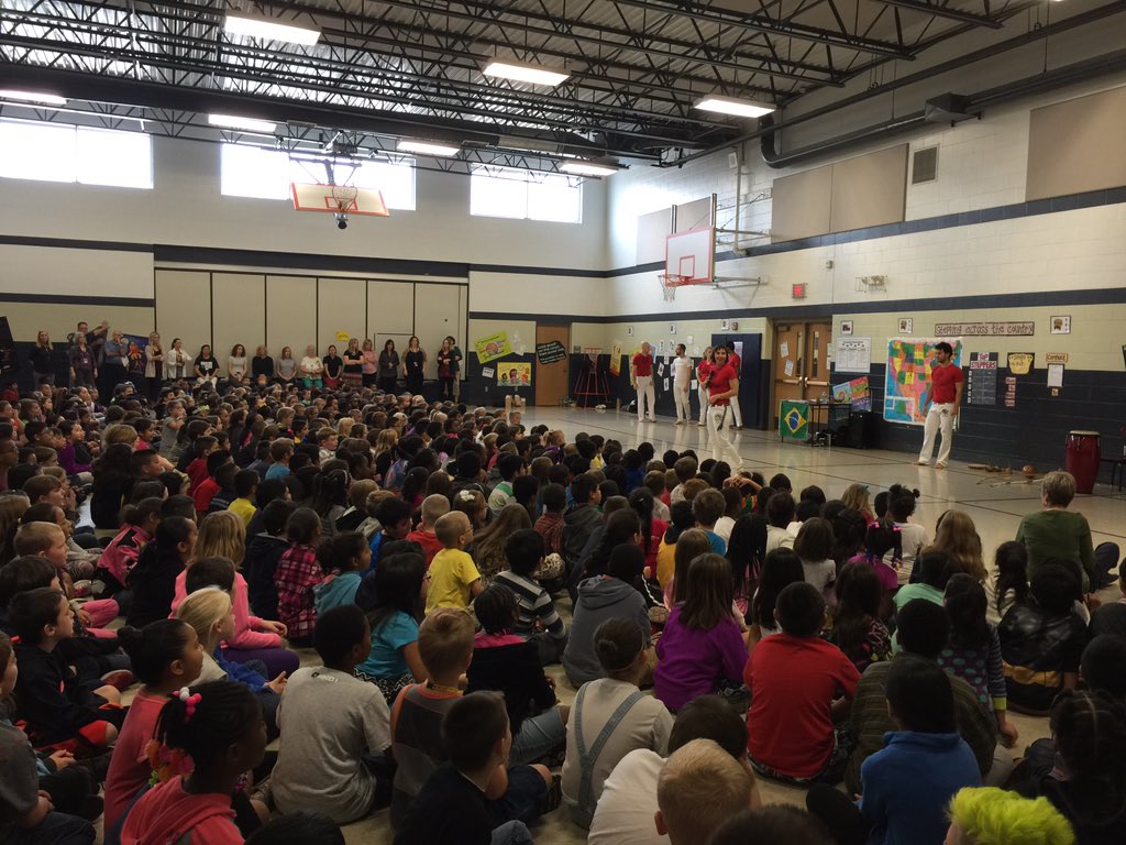 GartonElementar's tweet image. Learning about Capoeira today--Brazilian martial art. #CultureDay