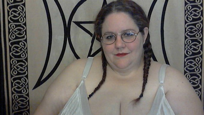 Simple Tuesday Lets Play. I'm on cam now at #AdultWork.com. https://t.co/kv4gFWRXNx #BBW #BigBoobs https://t<a href="/tag/adultwork"class="tags">#AdultWork</a><a href="/tag/bbw"class="tags"><span>#bbw</span></a><a href="/tag/bigboobs"class="tags"><span>#bigboobs</span></a>