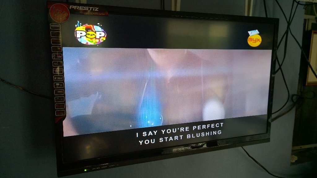 jMez08's tweet photo. Do you ever just squeak out loud seeing your boys on TV I am so proud of you @BeforeYouExit #BYEModelVideo ๐ https://t.co/FV0X7gidWI