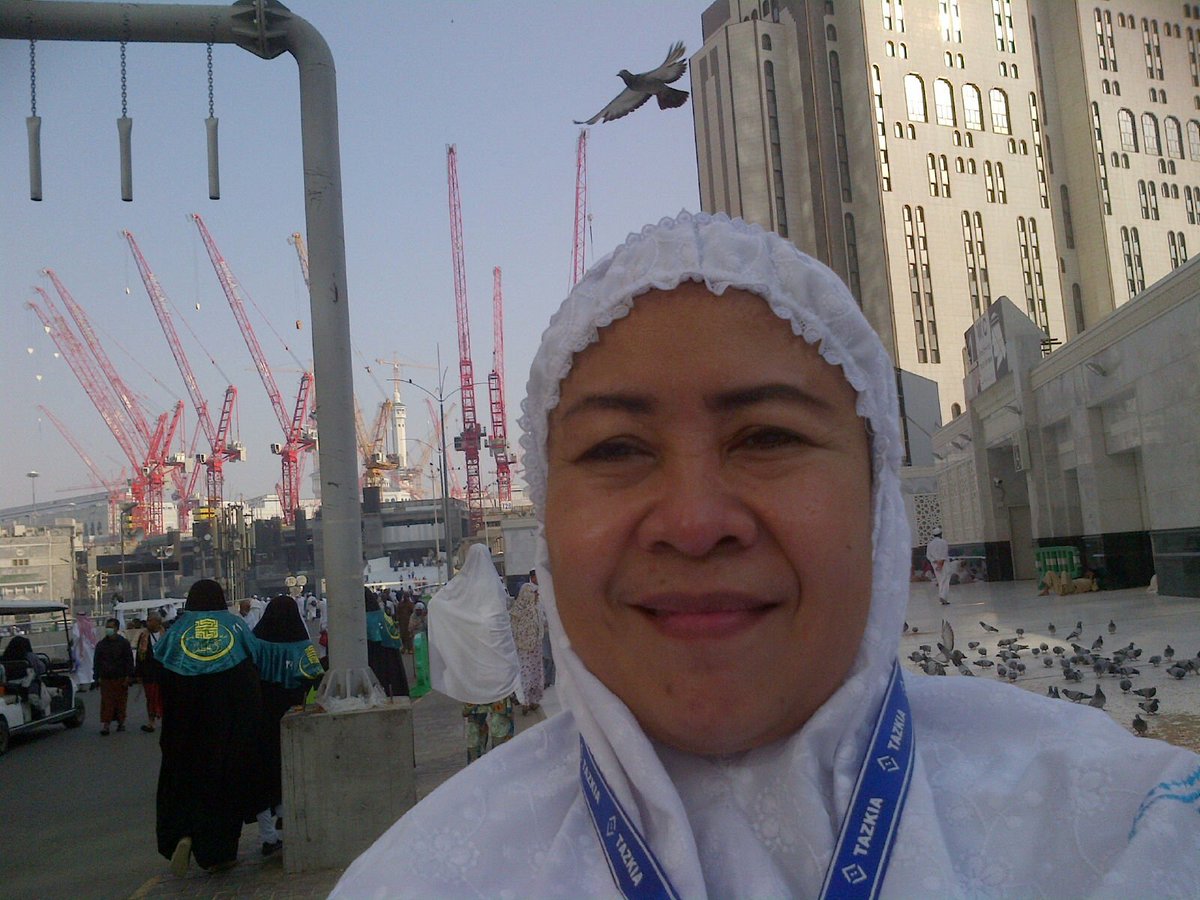 adelinerauf's tweet photo. She is my forever trusted partner, my mom!! #MyTrustedPartner @AllianzId https://t.co/dhJyYjPgWi
