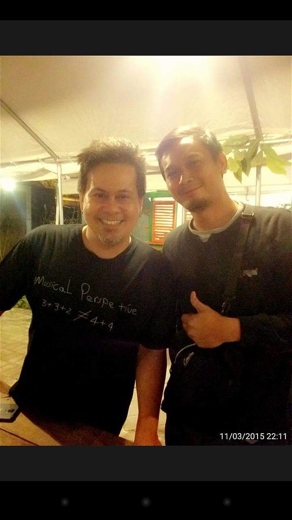 Niatnya ngupi di <a href="/kopikont/">newKOPIKONT</a> sama <a href="/pitz_cha/">cha</a> sampe tiba2 ketemu mas <a href="/aksan_sjuman/">Aksan Sjuman</a>. Makasi mas fotonya.