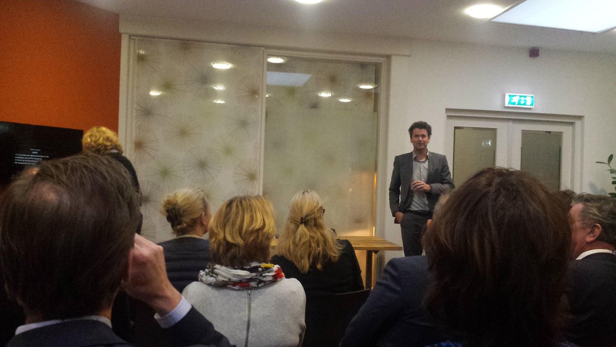SocialFacility's tweet photo. Zzp bijeenkomst #vfm facility People thema social return. https://t.co/HsMJrXKSUw