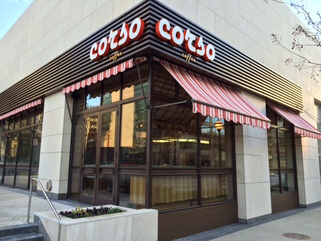 suite445's tweet photo. Power goes out at the village, we don't stop working, we just get trendy at @CorsoCoffee #tweetsfromoutsidetheSuite https://t.co/QoLBRJ15Vn