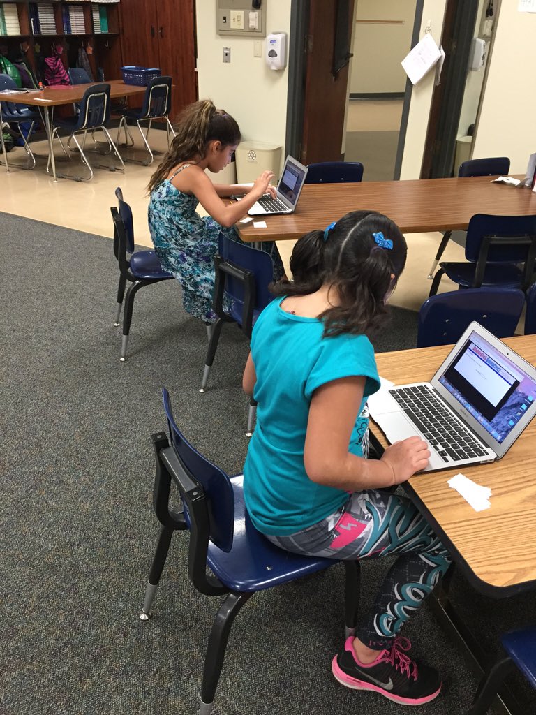 acaldwell1027's tweet photo. 4th grade Ss became informed about issues and candidates on the ballot and voted! #dweclassroom @brianblum_ https://t.co/tEksLxiish