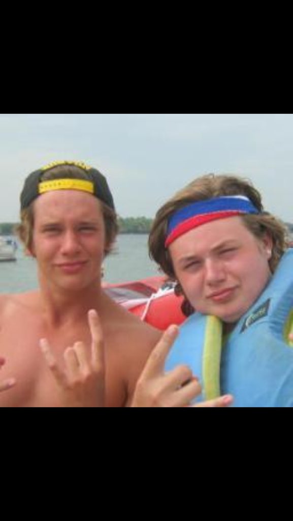 JesseVetsch's tweet photo. A big happy 21st birthday to my long time buddy! Have a good one in Vegas! @JoeHoffner 🍻 https://t.co/66wtCUaEc5