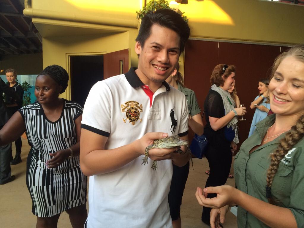 irdmyp's tweet photo. Our Chairperson @acapness with youth from #CommonwealthRealm at the #CYP_7 in Darwin. @ComSecYouth @AusHCMalaysia https://t.co/dt9ZuqMz7P