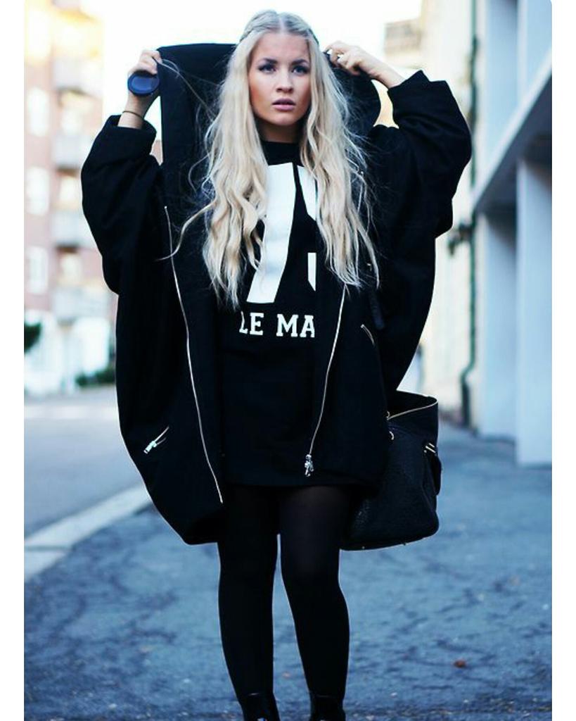 Today womans fashion 

Instagram: cyllafashionwoman_
