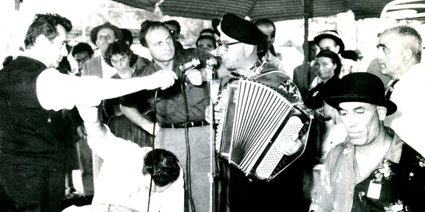 Protagonisti: Lorenzo De Antiquis: il re dei cantastorie romagnoli bit.ly/1NoPj42 Parte 2