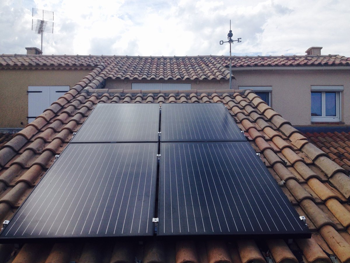 DualSun_fr's tweet photo. 4 panneaux DualSun pr autoconsommer eau chaude +électricité c'est possible! #autoconsommer https://t.co/csVKWtHZ1P https://t.co/dTa6fm7hDH