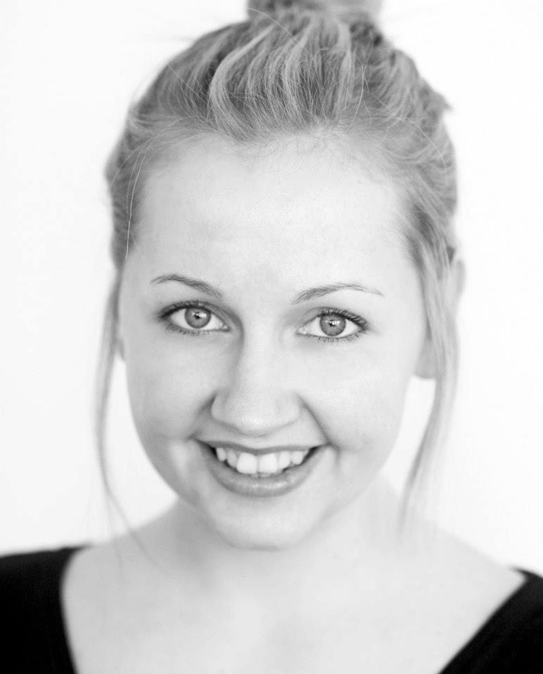We are delighted that Lauren Potter will be returning as Fairy in our Adult Panto this year! thestagedoor.org.uk/product.php/28…