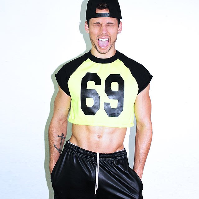 Marek_Richard's tweet photo. 69 Crop Sweatshirt. #BackInStock #NewColor #SameDesign #MarekRichard https://t.co/AByQvVtNpA ๐ https://t.co/MMbfpRhKMK