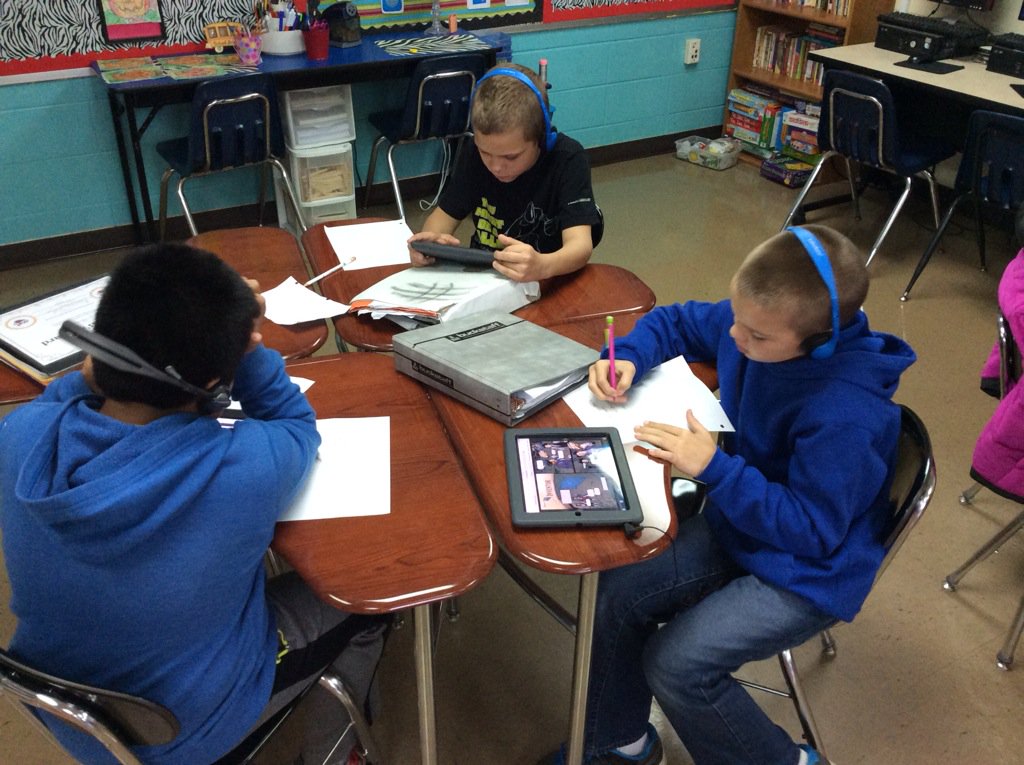 Roperville's tweet photo. Using @myONreader to research Scientists then writing a biography on the scientist using Trading Card App! 🔬✏️📚 https://t.co/sJtIJjoIiy