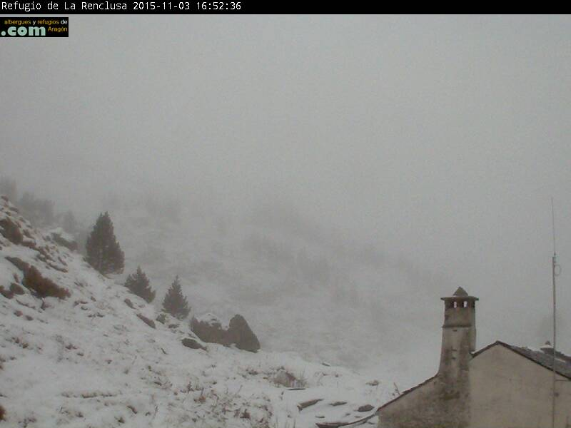 meteo_aragon's tweet photo. Nieve acumulada en las ultimas 24 h. (cm):
Refugio de #Bachimaña 27
Refugio de #Goriz 15
Refugio de #Repomuso 8 https://t.co/HMkk4irDkf