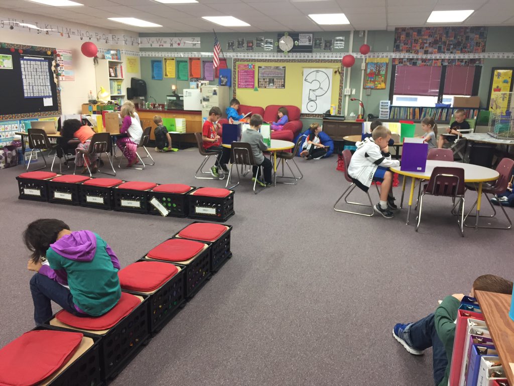 KaraJPaulson's tweet photo. Unit3 #EDM test in progress! #greatatmath #hardwork #comfyseats https://t.co/ytxcGztfb1