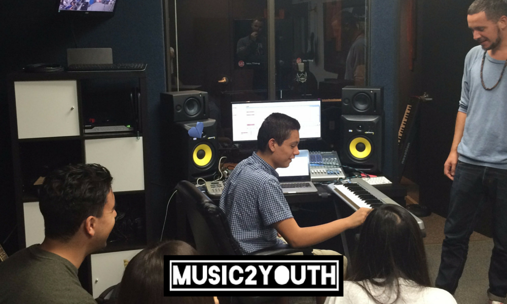 Bizlanthropy's tweet photo. @Music2Youth + @sonofkick + @NotesforNotes showing the kids @ableton! #beatmaking READ MORE: https://t.co/JQEY4kL5gJ https://t.co/l1TY32SZ2x